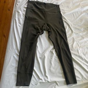 •full length lululemon leggings in moss green sz 10•